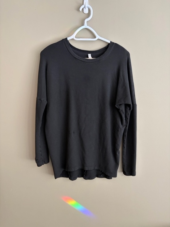 Babaton Tops - Babaton Black Crewneck Pullover size small free w/ bundle purchase